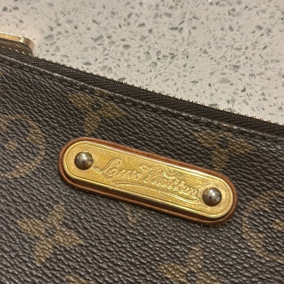 Louis Vuitton Milla Pochette Shoulder Bag - Picture 2 of 7